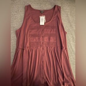 Torrid tank shirt in burgundy. Size 4.